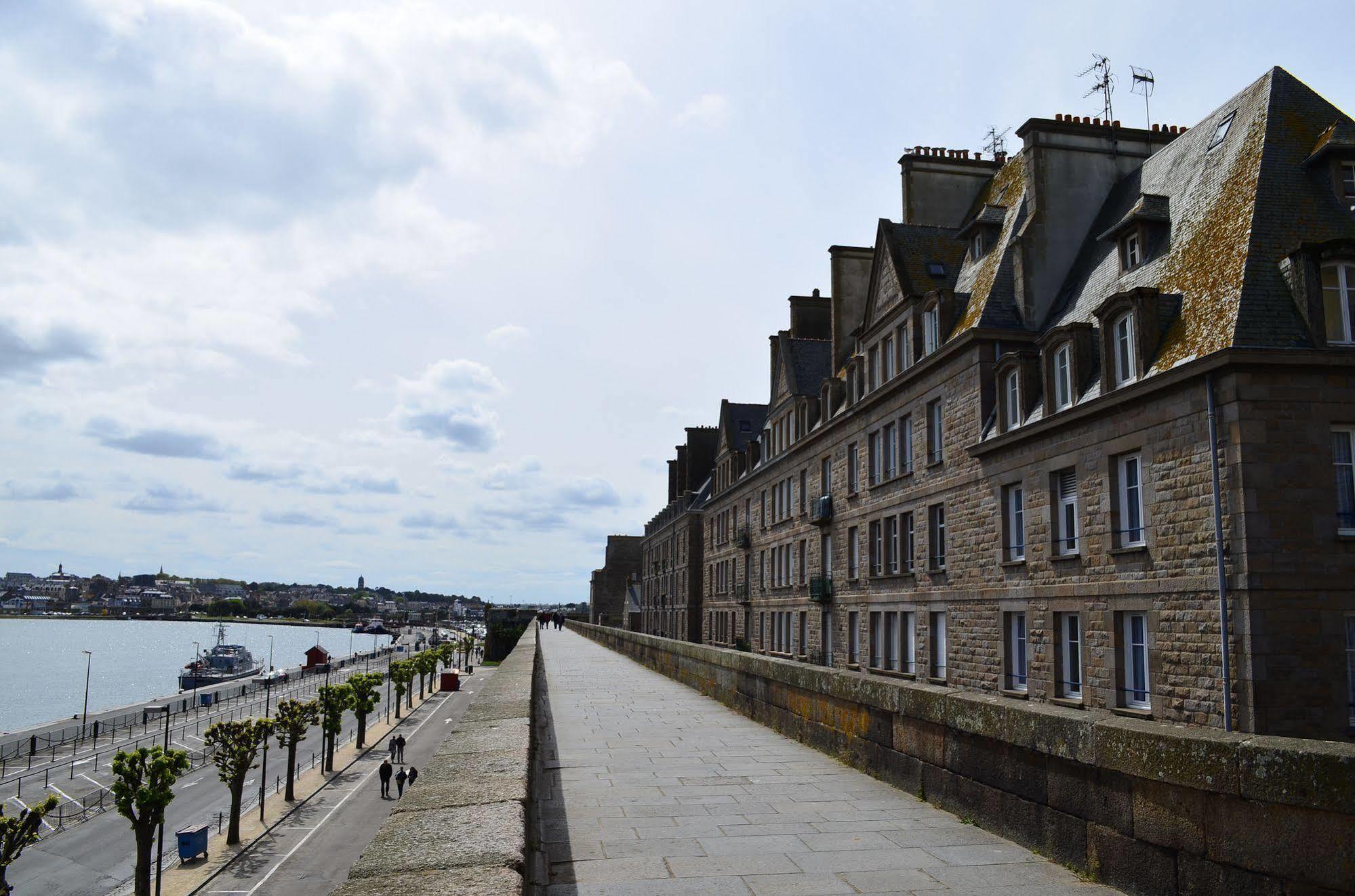 Hotel Elizabeth - Intra Muros Saint-Malo Exterior photo